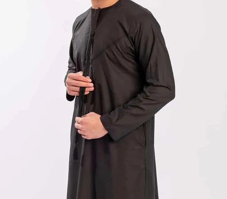 Black Simple Emirati Thobe | Jubba | Kandura (Removable Tassel)