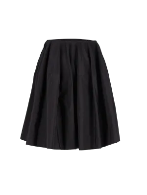 high-waisted full skirt