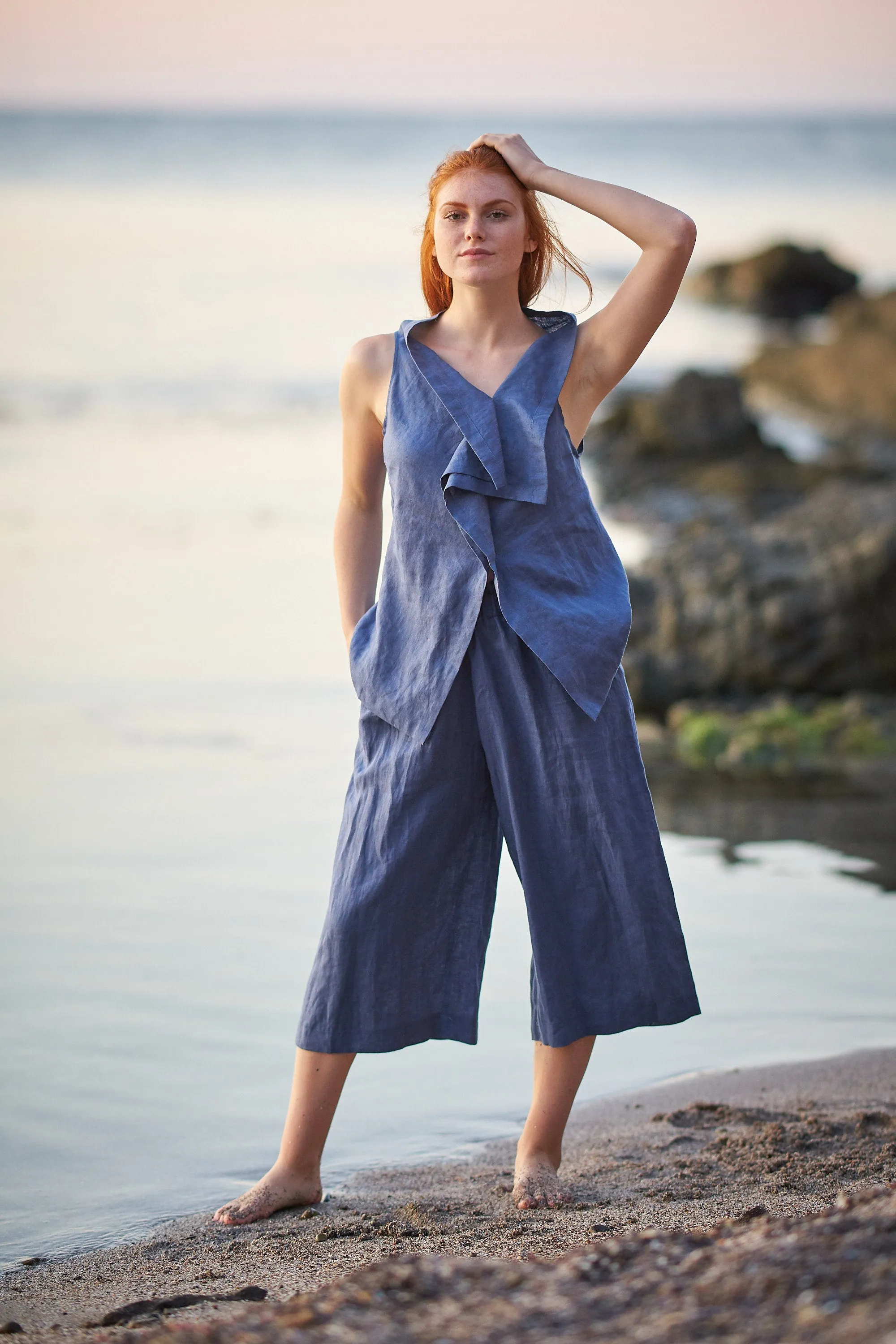 Linen Capri Pants in Blue