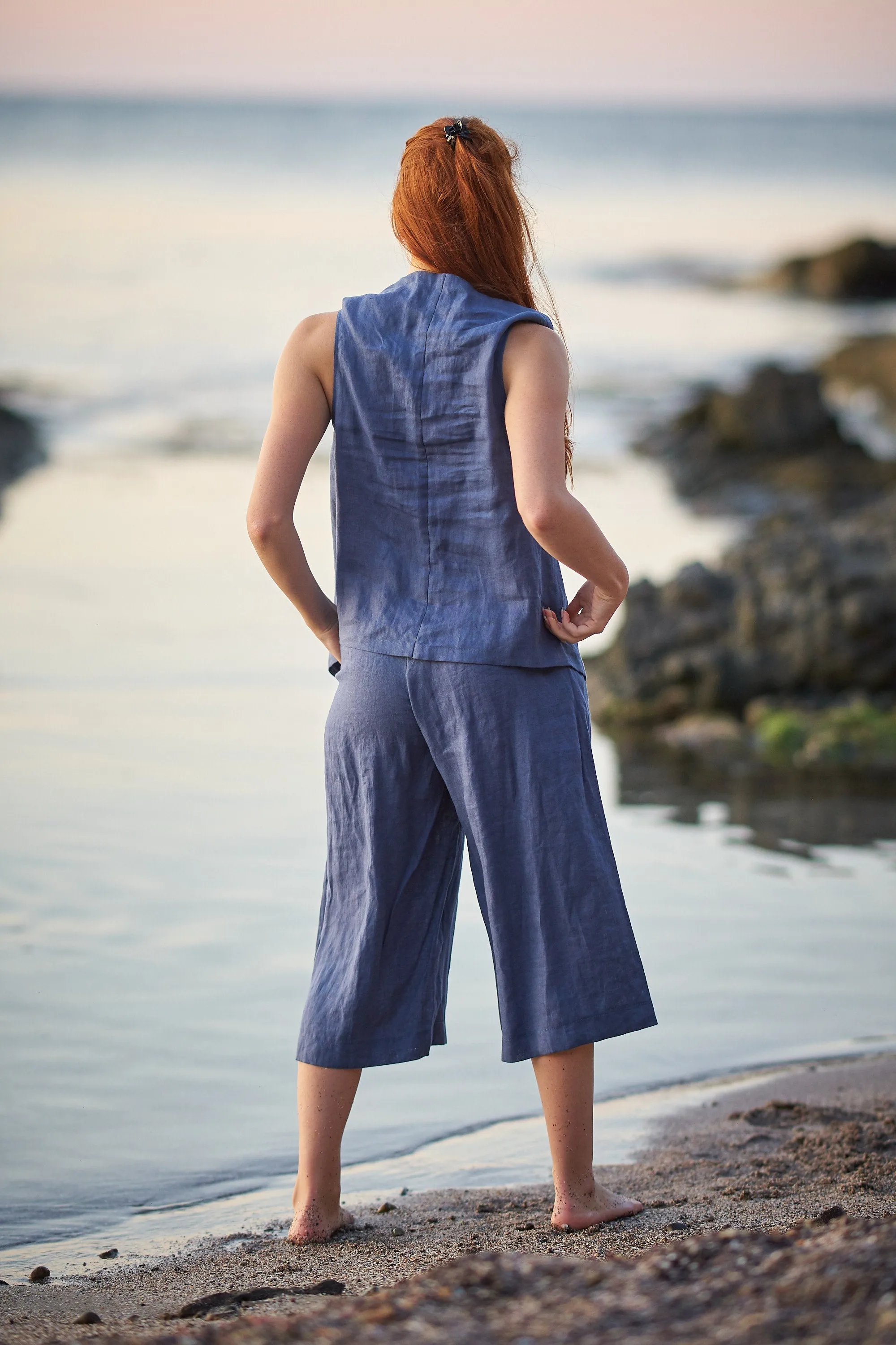 Linen Capri Pants in Blue